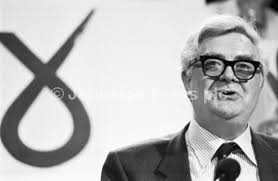 20379792-American divorce lawyer Marvin Michelson wearing the wig and gown  of a Scottish advocate in September 1985.