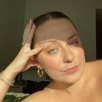 Mary Yonk's Instagram, Twitter & Facebook