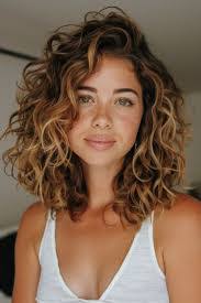 Emily Schroeter's Instagram, Twitter & Facebook