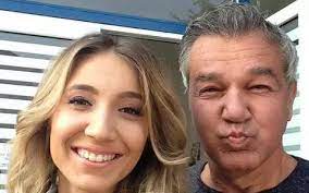 Vezi poze cu dan bittman, iubita sa, liliana ștefan și copii lor, patrick, mark și alexandru. Dan Bittman AdevÄƒrul Despre RelaÈ›ia Cu Monica Odagiu O PartenerÄƒ InteligentÄƒ Te Face SÄƒ UiÈ›i De VarstÄƒ Galerie Foto Stiri Vedete Si Evenimente Viva Ro