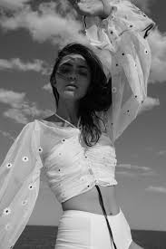 Black And White Fashion Photoshoot Pin By Alyssa Risley On Amelia Zadro Vogue Photography Fashion Photoshoot Fashion Photography Poses