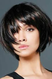 Carre Degrade Jeanclaudebiguine Meches Brune Carre Degrade Boule Coupe De Cheveux Coupe De Cheveux Courte Cheveux Courts