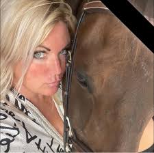 Has anyone ordered Xmas turkey from Cabo? Would you recommend and do they  do crowns ?