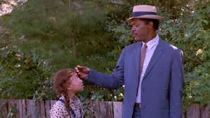After a daughter witnesses her father having an affair, she begins a chain reaction that could tear her family. Haunting Magic On Eve S Bayou 20 Years Later Far Flungers Roger Ebert