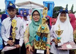 Surat keterangan ini juga sangat berguna sekali bagi mereka yang ingin kuliah (beasiswa) atau bekerja. Kepala Madrasah Inspiratif Ini Bawa Mtsn I Jeneponto Raih Segudang Prestasi Makassar Terkini