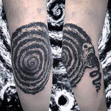 Clyde Ck S Instagram Photo Did The Spiral From Junji Ito S Uzumaki On Leafi Art Recently Thanks Dude Spiral Tattoos Tattoos Junji Ito
