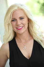 Abby Dismukes's Instagram, Twitter & Facebook