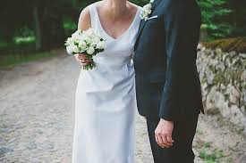 Wie gut, dass es bereits inspirierende texte für hochzeitskarten gibt, die nicht nur alle wichtigen informationen auf. Darf Man Als Gast Weiss Zur Hochzeit Tragen Plus Hochzeitsbuch Gewinnspiel Lieschen Heiratet