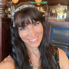 Meredith Kersey's Instagram, Twitter & Facebook