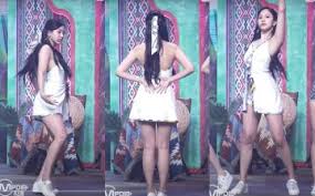 Jessi gives itzy a culture shock with the contents of her bag. Twice Mina S Hip Line Becomes A Hot Topic Once Skinny Now Sexy Kbizoom