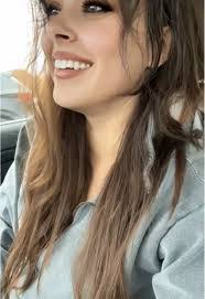 Kara Adams's Instagram, Twitter & Facebook