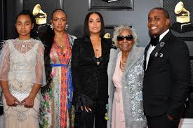 Hank@rocnation.com 👇🏾shop tmc 🏁 themarathonclothing.com. Lauren London And Nipsey Hussle S Family Accept Grammy In His Honor