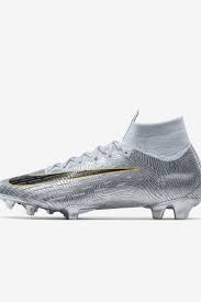 The real madrid midfielder posted a picture on his instagram with his shiny new boots. Pin En Soccer Shoes