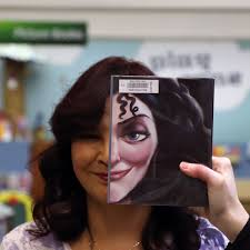 A tale of the wicked queen poor unfortunate soul book. O Xrhsths Reginapubliclibrary Sto Twitter Mother Knows Best How To Get Incredible Bookfacefriday Photos It S All In The Evil Smile This Book Is Only One In A Series On Disney Villains By