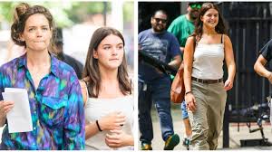 Suri Cruise besucht Mutter Katie Holmes am Set von 