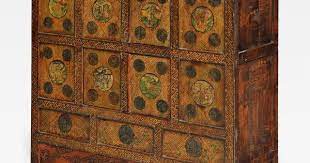 Credenza Tibetana Gialla Dipinta Legno Di Pino Cod 0007 0049 Arredamento Orientale Credenza Arredamento Etnico