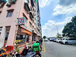 The petaling jaya town was formed due to the overpopulation of kuala lumpur and had since experienced rapid development. Speedhome Petaling Jaya Property For Rent Jun 2021