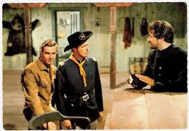 Götz george gehört zu den bedeutendsten deutschen schauspielern und verkörperte schon die unterschiedlichsten rollen. Gotz George And Miha Baloh In Unter Geiern Actors Police Detective George
