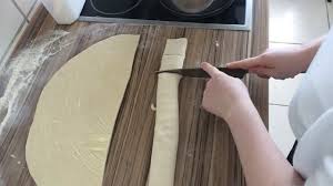 Aus den zutaten (siehe i.) einen weichen, wattigen teig herstellen. Dampfstrudel Strudeln Strudel Auf Kartoffel Gemuse Mit Fleisch Youtube