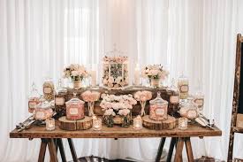 Decorala según vuestro gusto y personalidad. Fairytale Engagement With A Touch Of Rustic Chic Candy Bar Wedding Wedding Candy Table Rustic Candy Bar