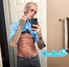Aaron Carter makes live porn debut in cam show