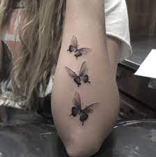 Atemberaubende Blackwork Schmetterlinge Von Isaiah Negrete Tattoos Body Art Tattoos Cool Tattoos