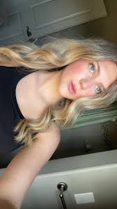 Hayes🐆🥂🍒 (@haileyy.starkeyyy)