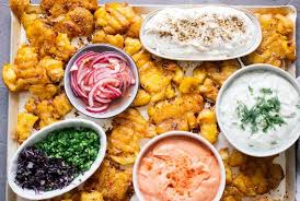Superknusprige Ofenkartoffeln Mit Drei Veganen Dips Rezept Kartoffeln Mit Quark Ofenkartoffel Gesunde Vegane Rezepte
