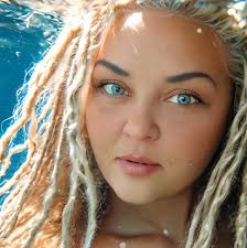 I AM LOOKING FOR SOMEONE OR A STORE FRONT THAT WOULD LIKE TO BUY MY CUSTOM  BUILT CYPRESS SWINGS, GLIDERS, ADIRONDACK CHAIRS, PATIO (BAR) CHAIRS OR  ANYTHING ELSE THAT MIGHT SELL IN