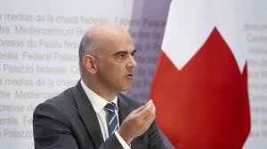 #berset | 722.4k persone lo hanno visto. Coronavirus Alain Berset Lance Un Appel Au Respect Des