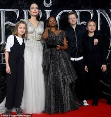 Brad pitt and angelina jolie were one of hollywood's most famous celebrity couples until they filed their divorce in september 2016. Angelina Jolie Revealed That Her Six Children Are Making Sure I M Well After Brad Pitt Split Ali2day
