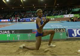 A venezuela yulimar rojas, campeã mundial, foi a vencedora, com 15,34 m (2.2).fonte: Yulimar Rojas Saltar 16 Metros Nao E Facil Mas Nao E Impossivel Revista Atletismo