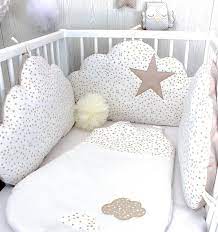 Voici les résultats les plus pertinents pour patron couture tour de lit sélectionnés par notre moteur. Tour De Lit Bebe Nuages Fille Ou Garcon 3 Grands Coussins A Petites Etoiles Couleur Blanc Et Beige Tour De Lit Bebe Lit Bebe Deco Chambre Bebe