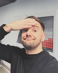 5 years ago, I told my boss I would leave my stable 5-figure job to pursue  my business.