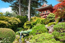 Garten am hang garten bepflanzen naturnaher garten bepflanzung garten terrasse steinmauer garten gartenanlage gartenmauern vorgarten sitzecken garten garten am hang haus und garten garten terrasse gartenhaus garten gestalten garten ideen garten neu anlegen. Gartengestaltung 25 Moderne Ideen Bilder Beispiele Kosten