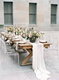 La Tavola Fine Linen Rental Aurora Ivory Table Runner With Tuscany Natural Napkins Photogr Table Runners Wedding Wedding Table Settings Holiday Table Runner