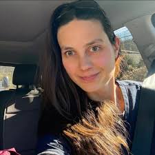 ISO tattoo artist that books by the hour or would do two maybe three small  tattoos under 400… thank you!