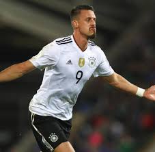 Hollywood brown comes in at 166 lbs. Nationalmannschaft Plotzlich Ist Sandro Wagner Ein Ernsthafter Wm Kandidat Welt