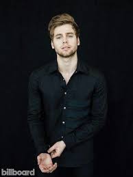 5 seconds of summer star luke hemmings announced that he is engaged to girlfriend sierra deaton in an instagram post on tuesday, june 8. Luke Hemmings 2015 Luke Hemmings 5sos 5 Seconds Of Summer