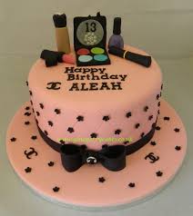 Birthday Cake For 13 Year Old Boy Make Up Themed Birthday Cake For A 13 Year Old 13 Birthday Cake 14th Birthday Cakes Birthday Cakes For Teens
