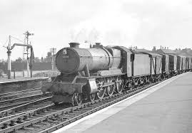 Ex Gwr 4 6 0 County Class No 1028 County Of Warwick Passes Through Leamington Near The Town Of Its N Steam Railway Railroad Photography Great Western Railway