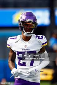 321 Cameron Dantzler Photos & High Res Pictures