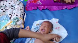 Merawat Bayi Umur 46 Hari Tips Lengkap Perawatan Bayi Baru Lahir Di Rumah En 2020 Bebe