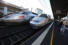 Il vous suffit de choisir l'une des 130 gares bretonnes référencées pour découvrir les trains prévus dans les. Greve Sncf A Noel Comment Savoir Si Mon Train Circule Et Comment Me Faire Rembourser