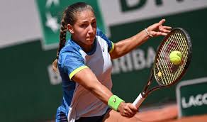 Photo WTA 500 de Strasbourg : Parry limine par Samsonova Rybakina ...