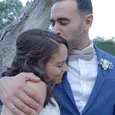 Jose Luis Navajo updated his profile...