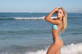 Promote with Alix Berkly Hehn | Instagram Influencer | Collabstr