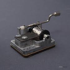 We would like to show you a description here but the site won't allow us. Boite A Musique Joyeux Anniversaire Achat Boite A Musique A Manivelle Opari Cadeau Maestro