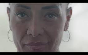 Telex: „Nézd, de szép vagy ezen a képen!”