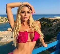 Προέλευση από τα ελληνικά πιθανή ετυμολογία / τι σημαίνει: Ale3andra Panagiwtaroy O Gamos Me Ton Plastiko Xeiroyrgo Oi Epembaseis H Diafora Hlikias Kai O Xwrismos